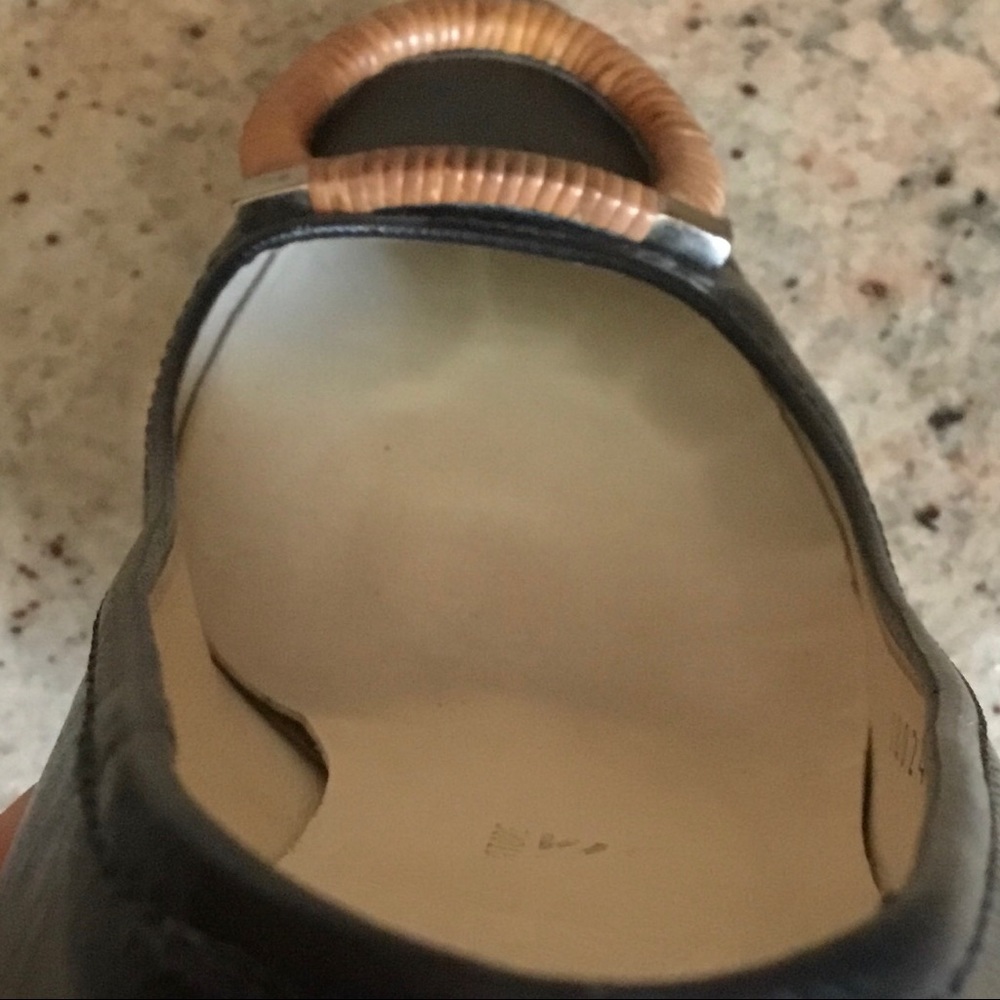 Vintage Salvatore Ferragamo Black Leather Pumps - Picture 7 of 12